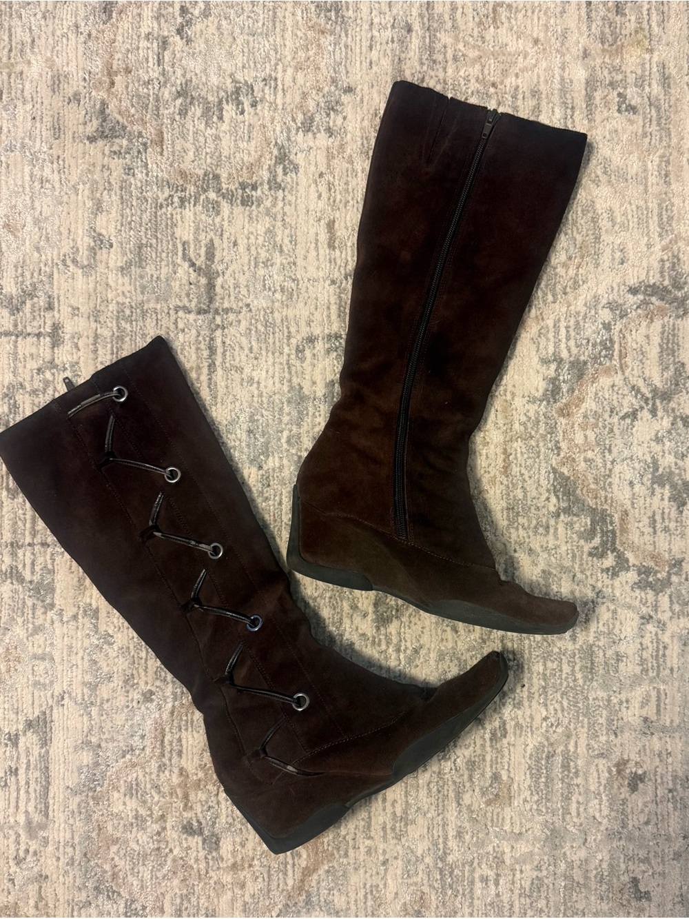 Aerosole Dark Brown Knee-High Lace-Up Suede Wedge Boots Size 7 Boho Moto Comfort